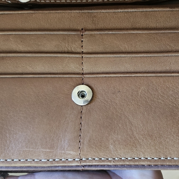 Fossil Genuine Brown Leather Womens Clutch Wallet Detachable Crossbody Bi Fold - Picture 4 of 6